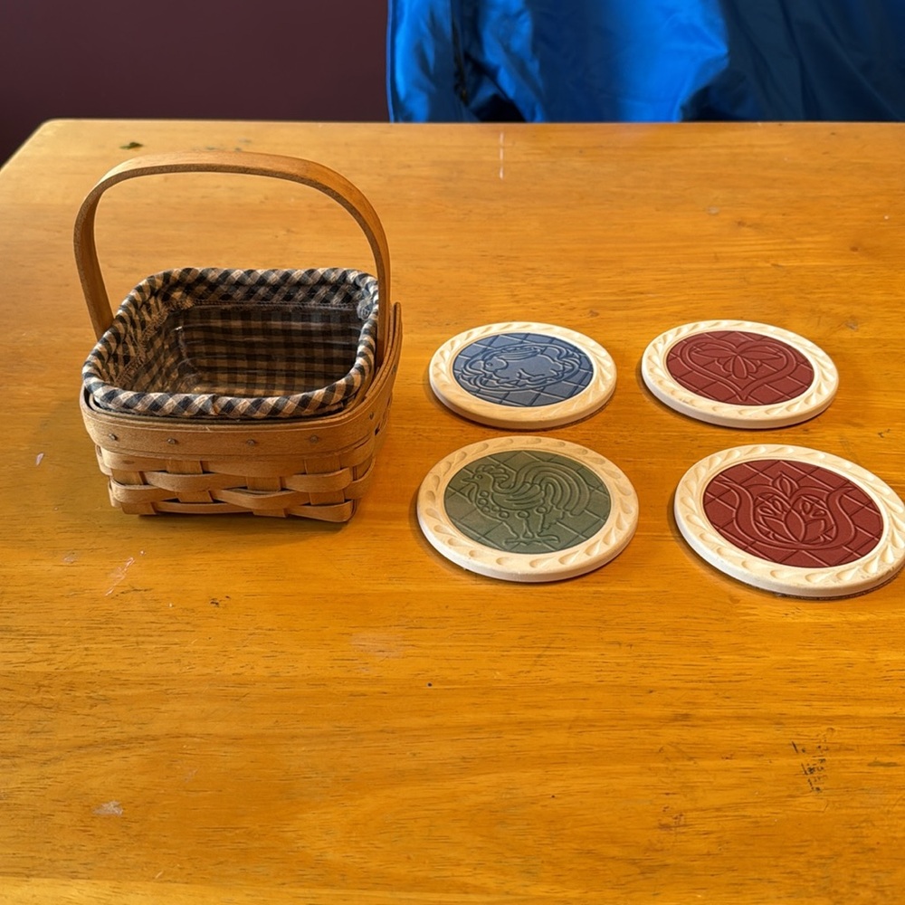Longaberger Coaster Keeper Basket, liner & protector with 4 Coasters.